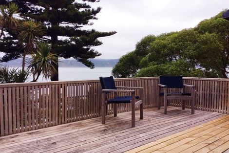 Photo of property in 2 Maramanui Way, Karaka Bays, Wellington, 6022