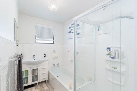 Photo of property in 2/8 Murray Street, Wallaceville, Upper Hutt, 5018