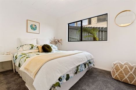 Photo of property in 1/9 Darcy Place, Massey, Auckland, 0614
