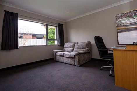 Photo of property in 7 Barry Curtis Place, Levin, 5510