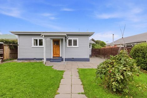 Photo of property in 24 Birdwood Avenue, Beckenham, Christchurch, 8023