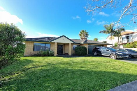 Photo of property in 91 Moyrus Crescent, East Tamaki Heights, Auckland, 2016