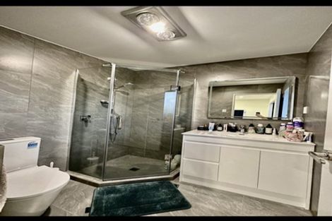 Photo of property in 2b Kororo Street, Northcote, Auckland, 0627