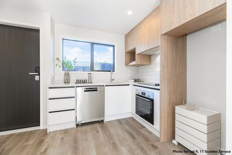 Photo of property in 10/11 Scanlen Terrace, Kelston, Auckland, 0602