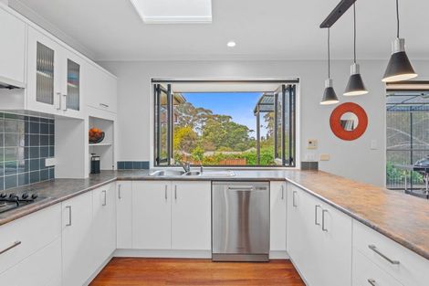 Photo of property in 59a Lonely Road, Fairview Heights, Auckland, 0632