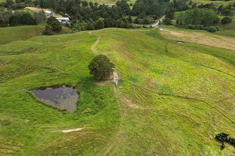 Photo of property in 118 Paparoa Station Road, Paparoa, 0571