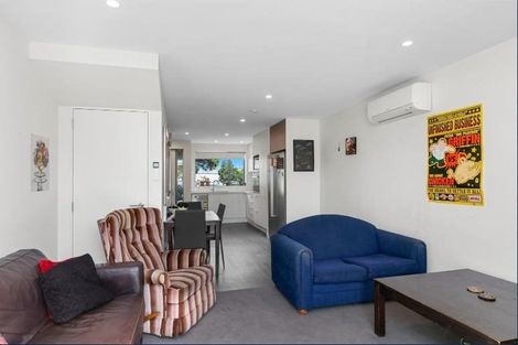 Photo of property in 2u3 Stone Street, Miramar, Wellington, 6022