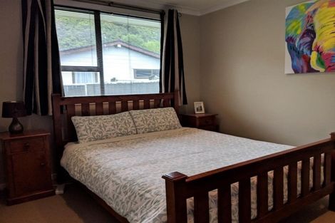 Photo of property in 6f1- Gemstone Drive, Birchville, Upper Hutt, 5018