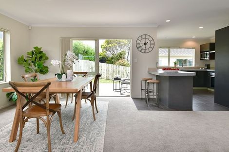 Photo of property in 10a Melia Place, Stanmore Bay, Whangaparaoa, 0932