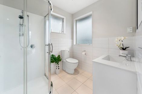 Photo of property in 25 Phar Lap Crescent, Takanini, 2112