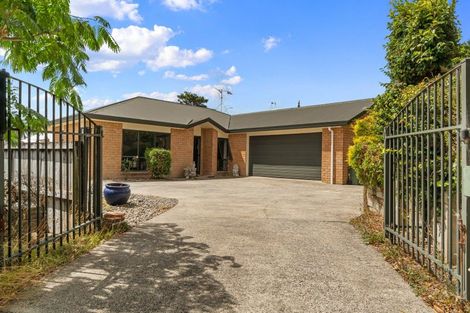 Photo of property in 32 Cranbrook Place, Rototuna North, Hamilton, 3210