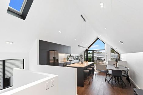 Photo of property in 1b Creamer Avenue, Belmont, Auckland, 0622