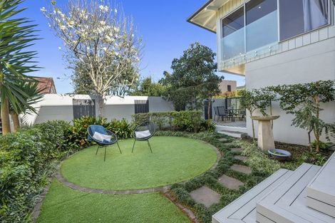 Photo of property in 2/19a Sanders Avenue, Takapuna, Auckland, 0622