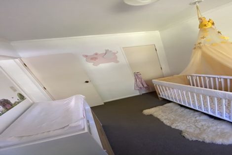 Photo of property in 2/219 Forrest Hill Road, Forrest Hill, Auckland, 0620