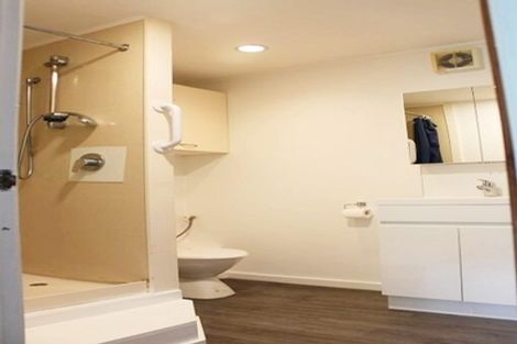 Photo of property in 29 Santiago Crescent, Unsworth Heights, Auckland, 0632