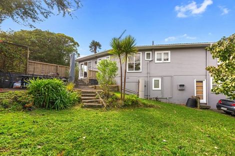 Photo of property in 1/5 Camelot Place, Glenfield, Auckland, 0629