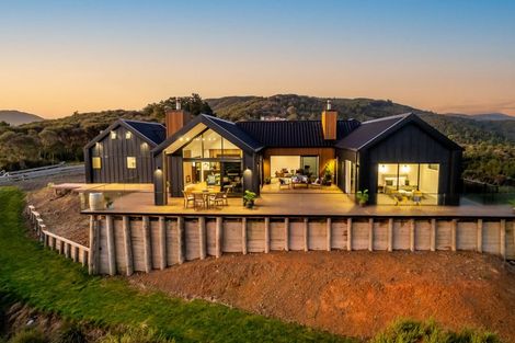 Photo of property in 102 Griggs Road, East Tamaki Heights, Auckland, 2016