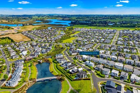 Photo of property in 21 Edgewater Drive, Karaka, Papakura, 2113