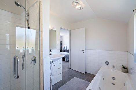 Photo of property in 107a Kings Drive, Wanaka, 9305