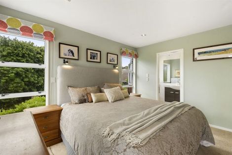 Photo of property in 3 Augusta Place, Forrest Hill, Auckland, 0620