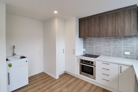 Photo of property in 137 Whites Line East, Waiwhetu, Lower Hutt, 5010