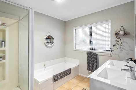 Photo of property in 31 Hadleigh Court, Paraparaumu, 5032