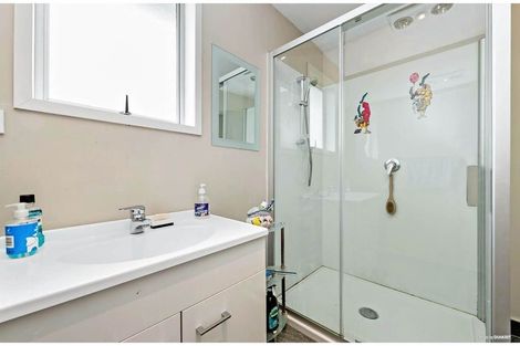 Photo of property in 27 Pukeroa Place, Papakura, 2110