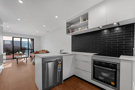Photo of property in 2/119 Bruce Mclaren Road, Henderson, Auckland, 0612