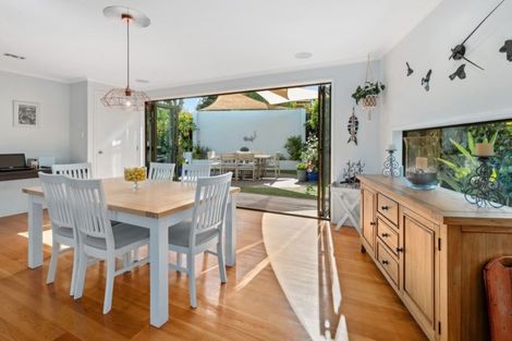 Photo of property in 956 Beach Road, Torbay, Auckland, 0630