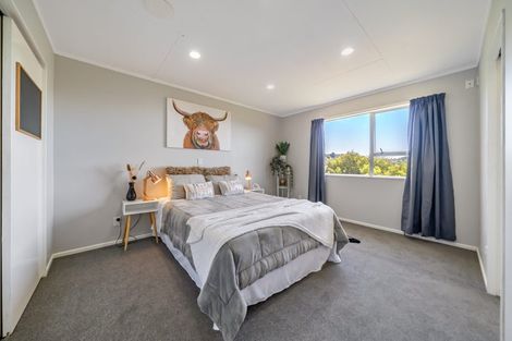 Photo of property in 58 Mercury Way, Whitby, Porirua, 5024