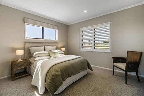 Photo of property in 80 Ewen Place, Karaka, Papakura, 2580