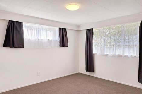Photo of property in 8f1- Garth Lane, Maoribank, Upper Hutt, 5018