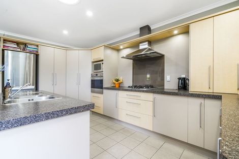 Photo of property in 90 Saint James Drive, Huntington, Hamilton, 3210