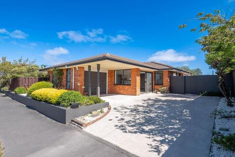 Photo of property in 22 Lake Terrace Road, Burwood, Christchurch, 8061