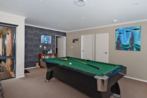 Photo of property in 24 Harbour View Road, Northland, Wellington, 6012