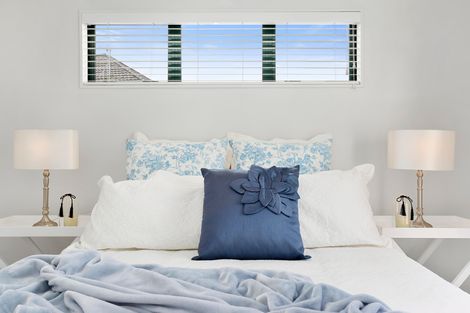 Photo of property in 2 Longview Rise, Massey, Auckland, 0614