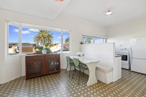 Photo of property in 1/5 Argyle Terrace, Milford, Auckland, 0620