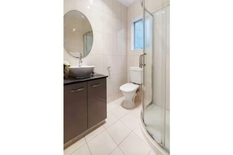 Photo of property in 11a Gerwyn Place, Pakuranga Heights, Auckland, 2010