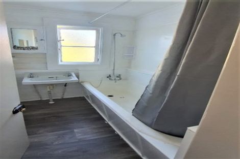 Photo of property in 8a Central Terrace, Kelburn, Wellington, 6012
