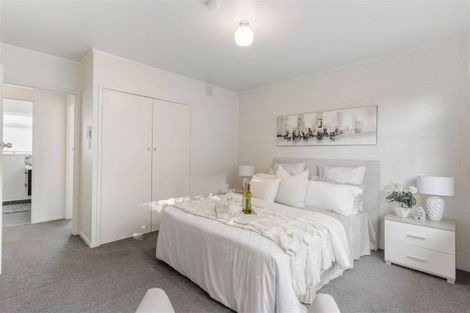 Photo of property in 1/23 Lake Road, Northcote, Auckland, 0627