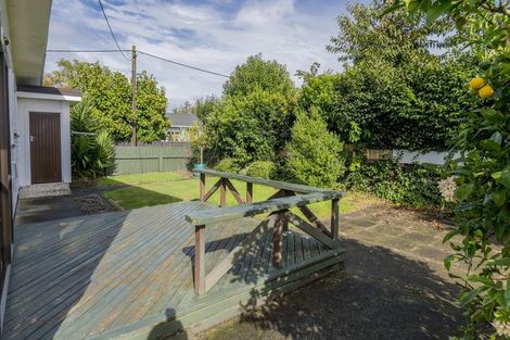 Photo of property in 81 Queenwood Road, Levin, 5510