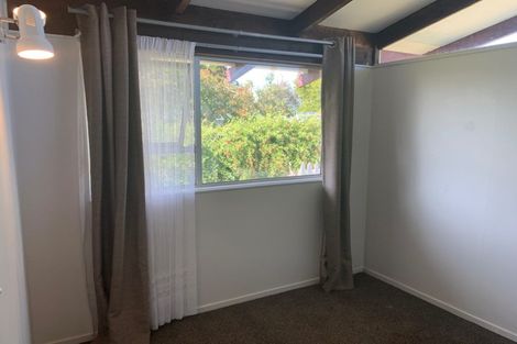 Photo of property in 128 Farquhar Road, Glendene, Auckland, 0602