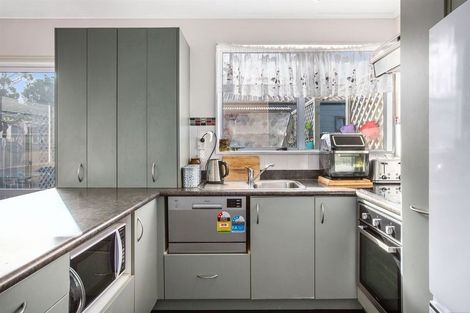 Photo of property in 43 Cleat Street, Whitby, Porirua, 5024
