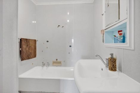 Photo of property in 34 Kent Street, Patea, 4520