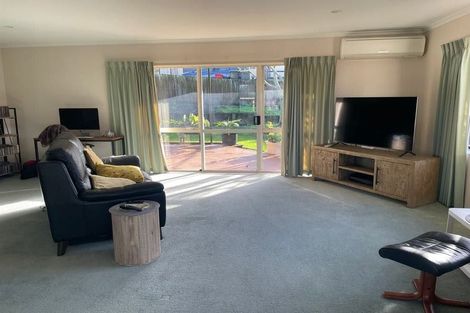 Photo of property in 20 Kath Hopper Drive, Orewa, 0931