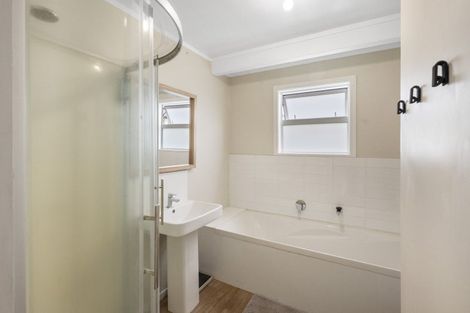 Photo of property in 56 Shepherd Road, Waipahihi, Taupo, 3330