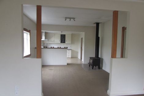 Photo of property in 35 Clayburn Road, Glen Eden, Auckland, 0602