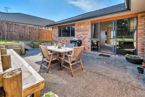 Photo of property in 20 Fairford Avenue, Henderson, Auckland, 0612