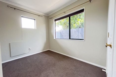 Photo of property in 20 Jade Court, Rosedale, Auckland, 0632
