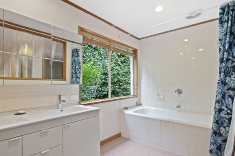 Photo of property in 773 South Titirangi Road, Titirangi, Auckland, 0604